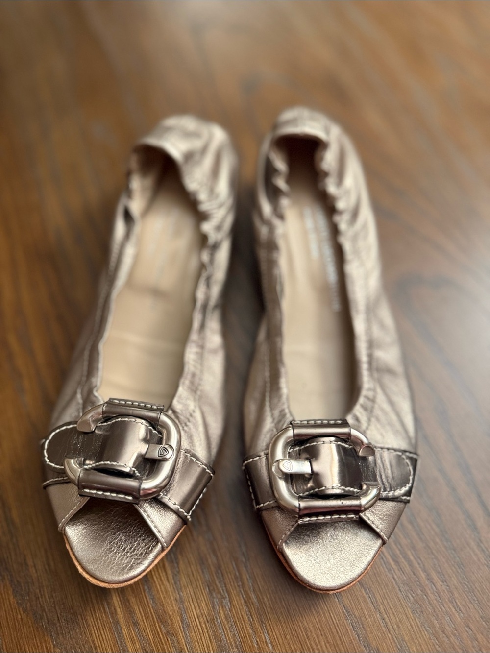 AGL (Attilio Giusti Leombruni) – Metallic Pewter Peep-Toe Ballet Flats, Size 39.
